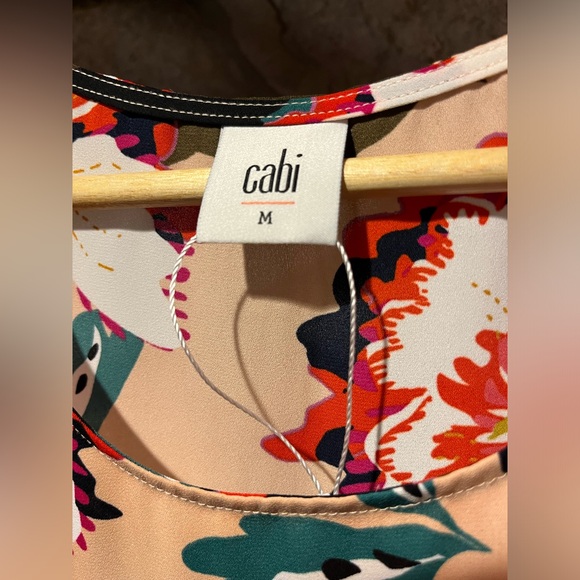 Cabi Vibrant Floral Print Women's Top - Picture 3 of 5